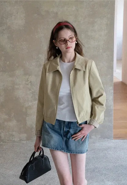 Short Jacket with Collar and Elastic Hem