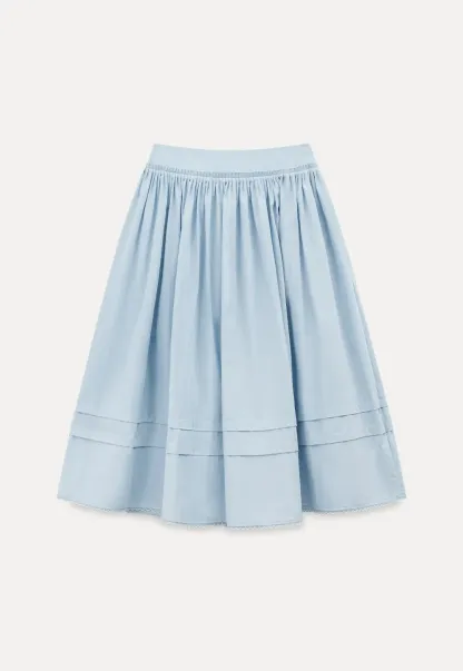 Lightweight pleated midi skirt with elastic waist