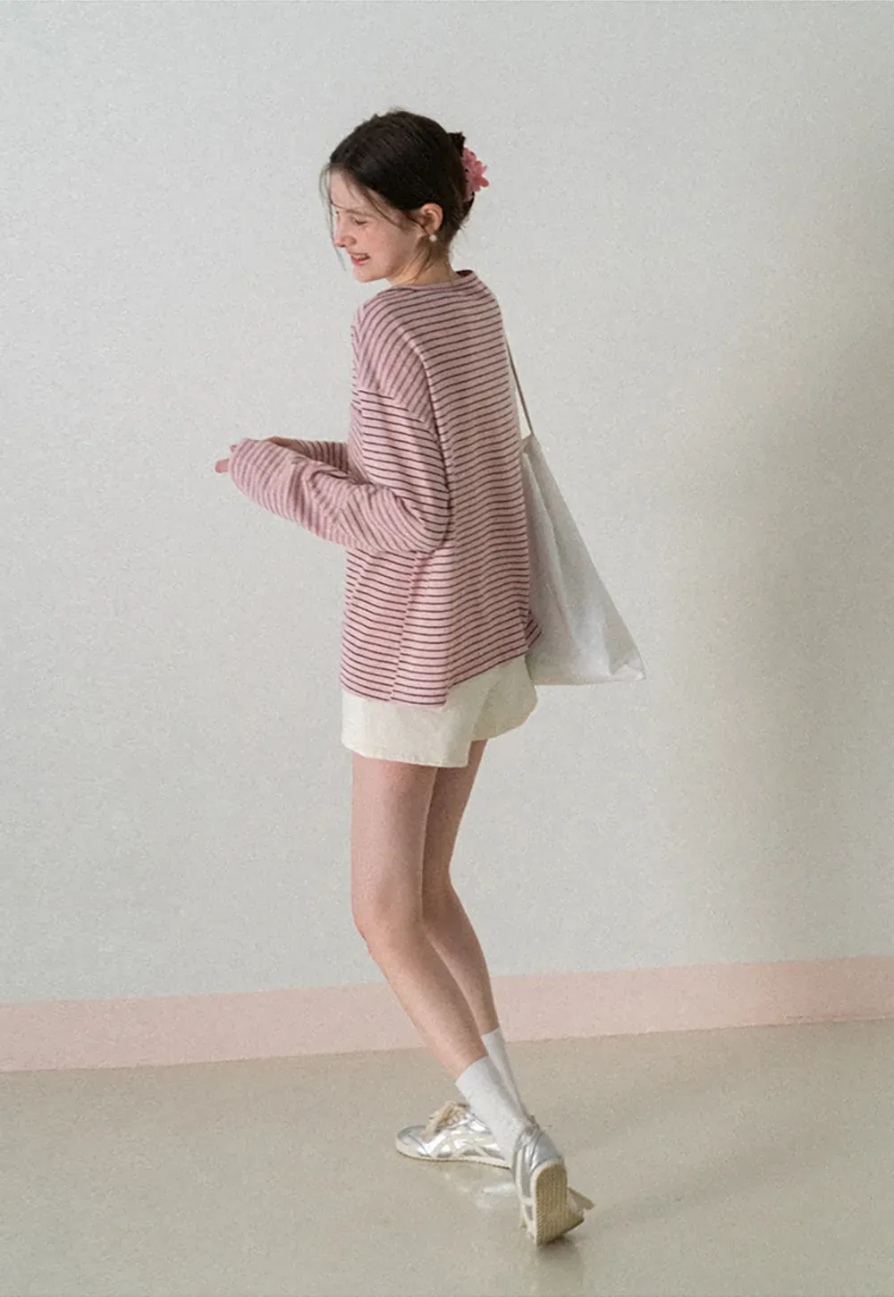 High waist denim shorts with belt loop and front pockets