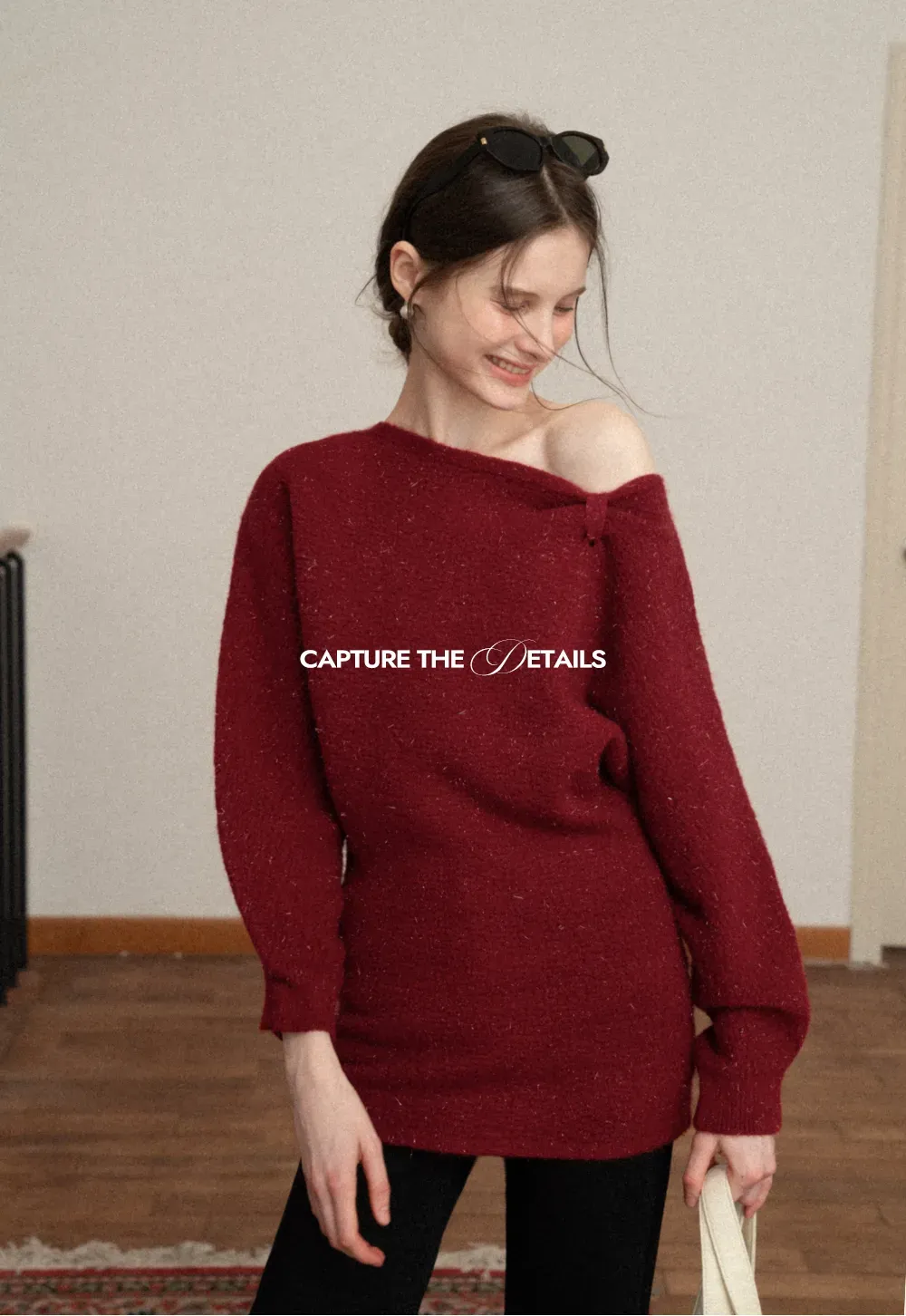 Elegant knit dress with long sleeves and round neckline