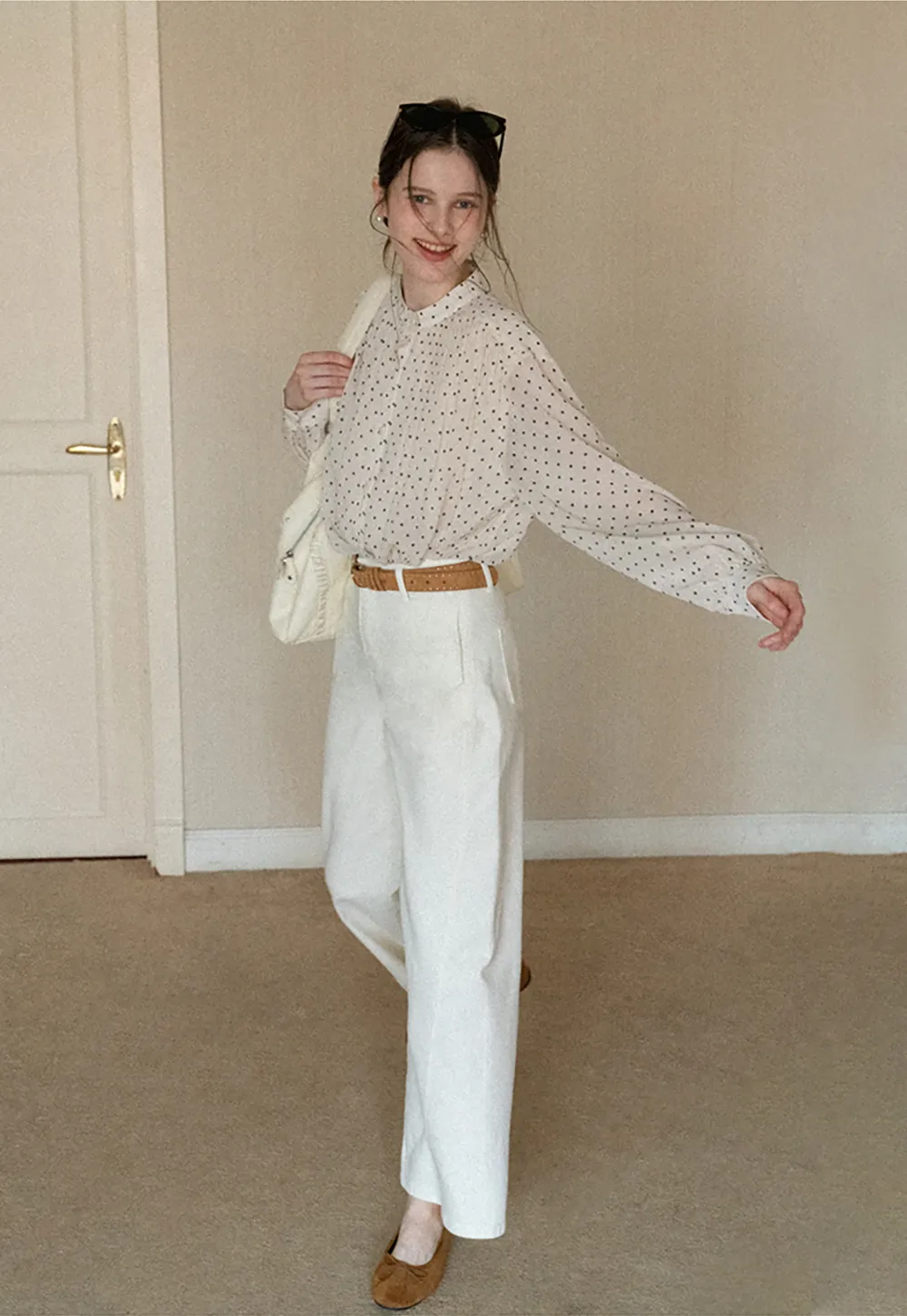 Wide leg high waist denim jeans with belt loop design