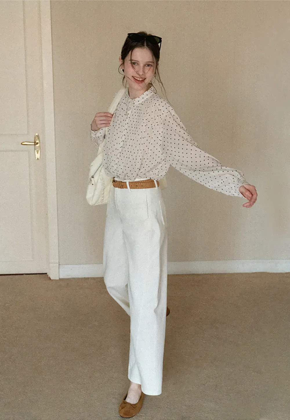 Wide leg high waist denim jeans with belt loop design