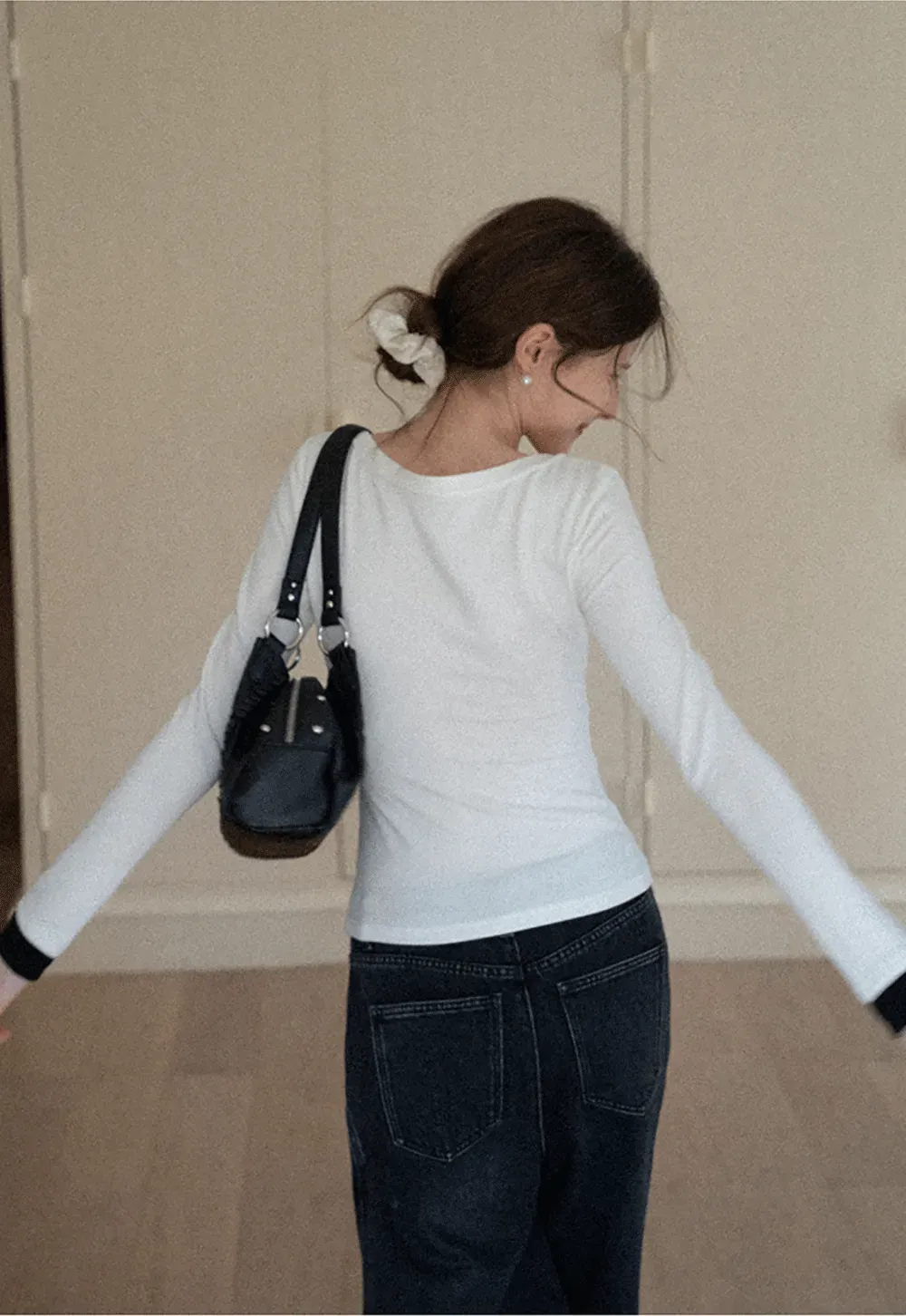 Long Sleeve Round Neck Top Simple Design Women's T-Shirt