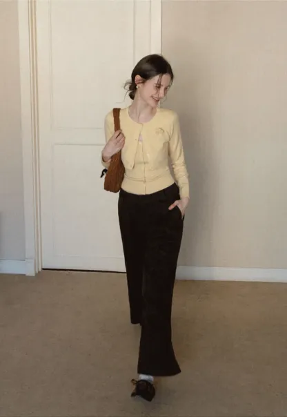 Wide leg pleated casual pants with high waist design