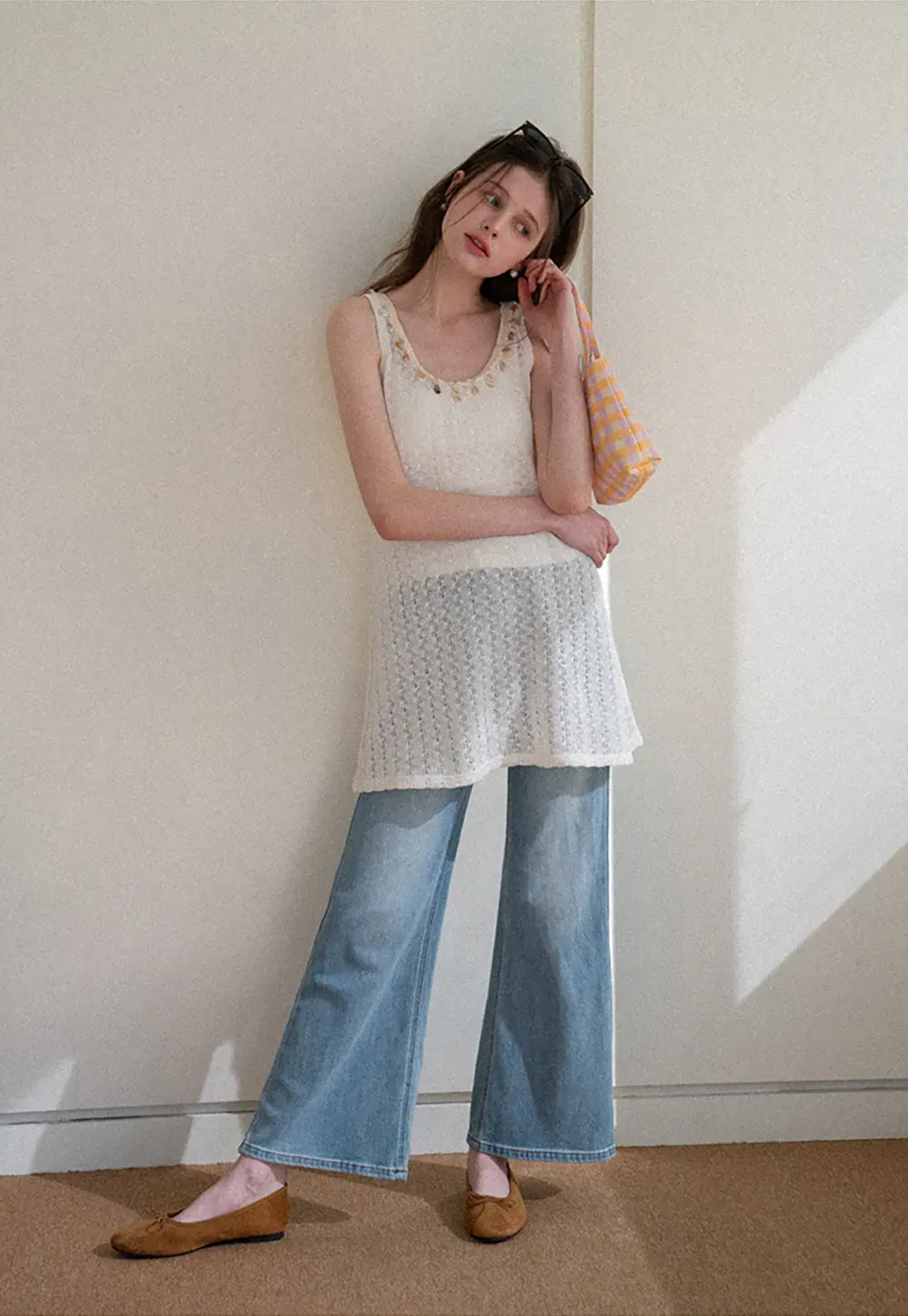 knitted sleeveless tank top with lace trim and button details