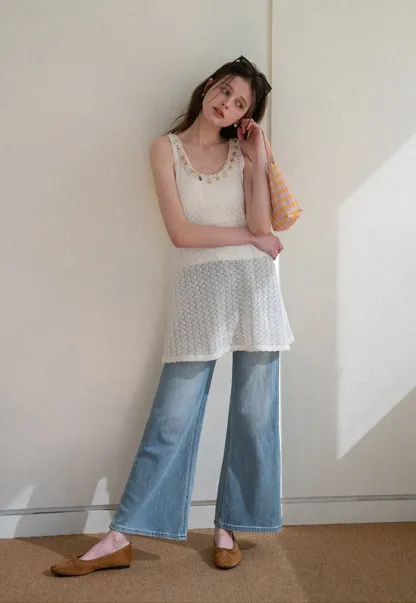 knitted sleeveless tank top with lace trim and button details