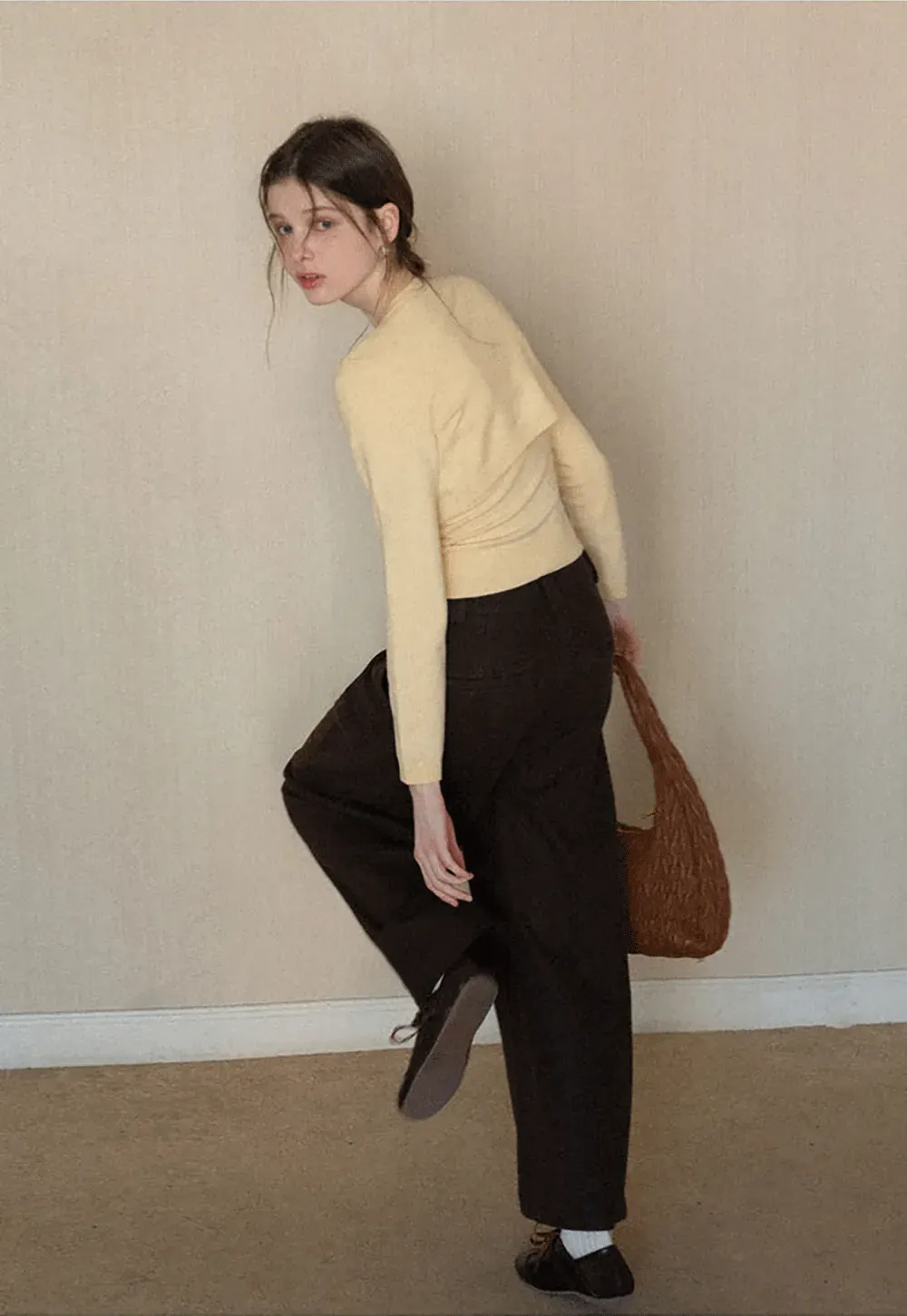 Wide leg pleated casual pants with high waist design