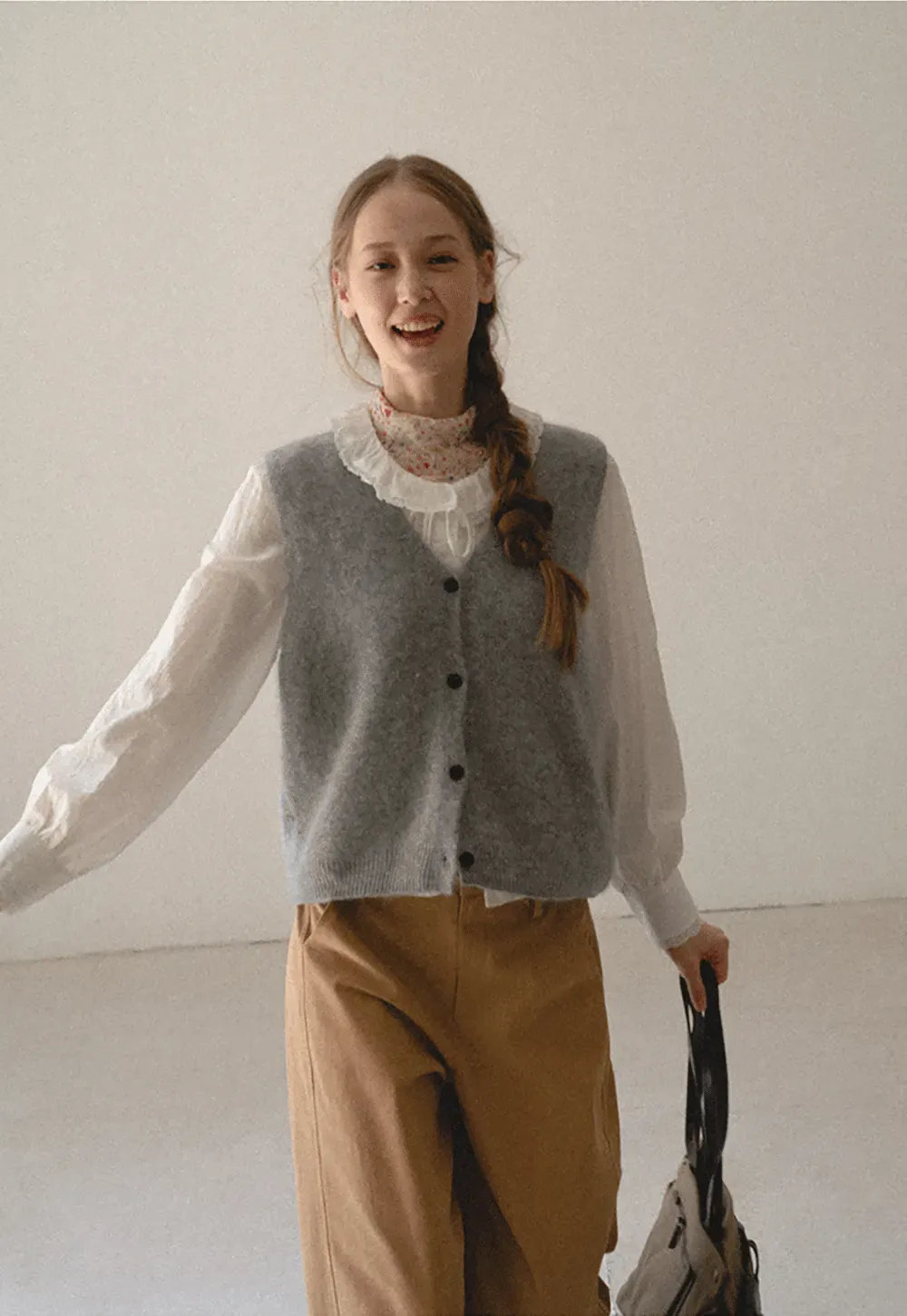 Ruffled Collar Knit Vest