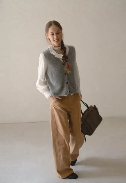 Ruffled Collar Knit Vest