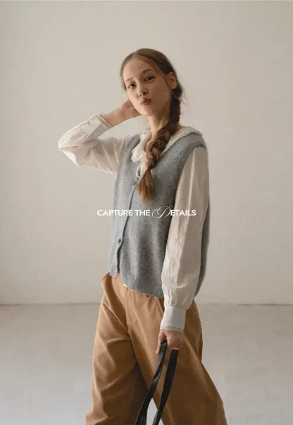 Ruffled Collar Knit Vest