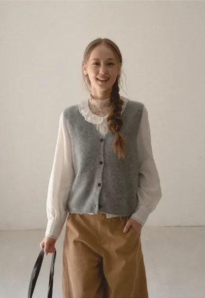 Ruffled Collar Knit Vest