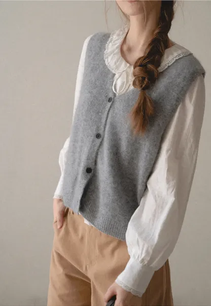 Ruffled Collar Knit Vest