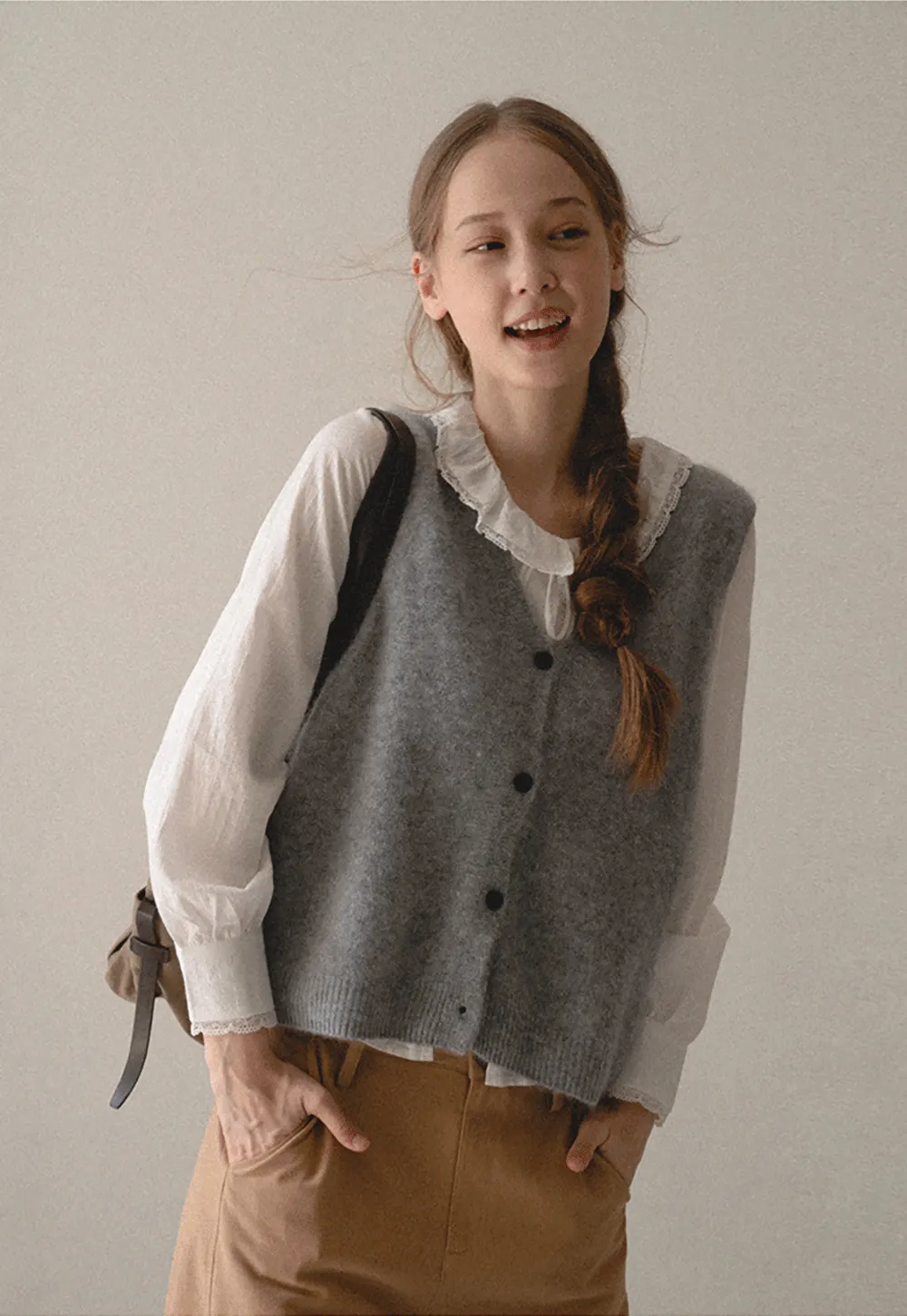 Ruffled Collar Knit Vest