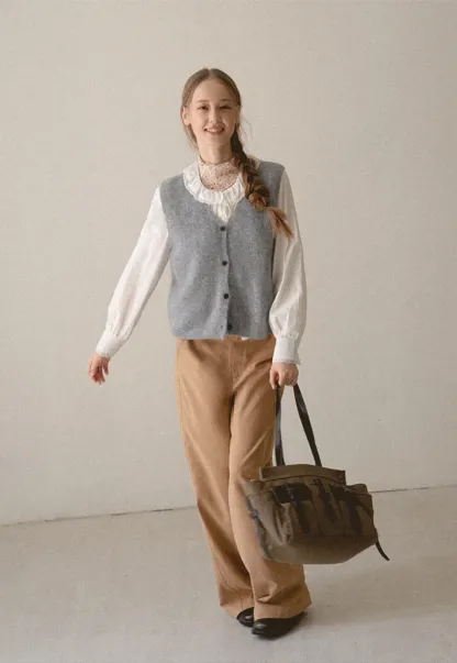 Ruffled Collar Knit Vest