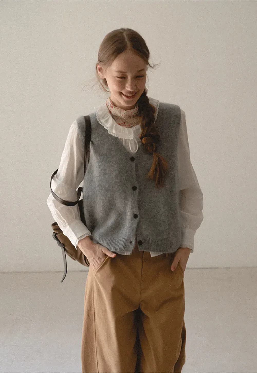 Ruffled Collar Knit Vest