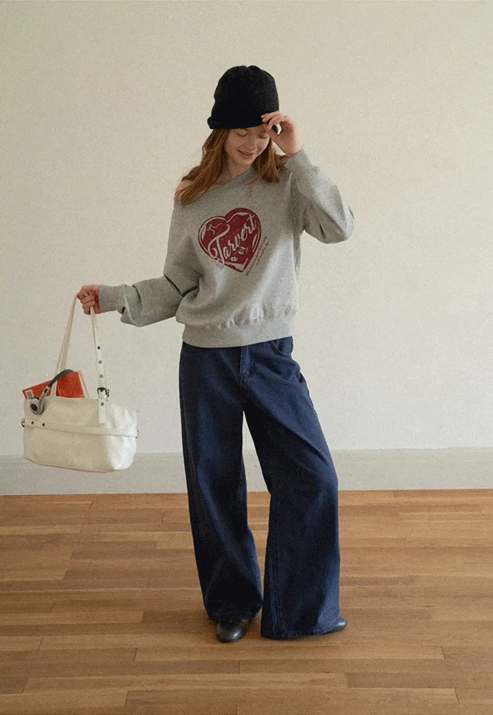 Off Shoulder Sweatshirt with Heart Graphic Print