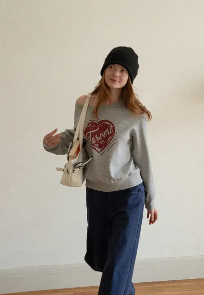 Off Shoulder Sweatshirt with Heart Graphic Print