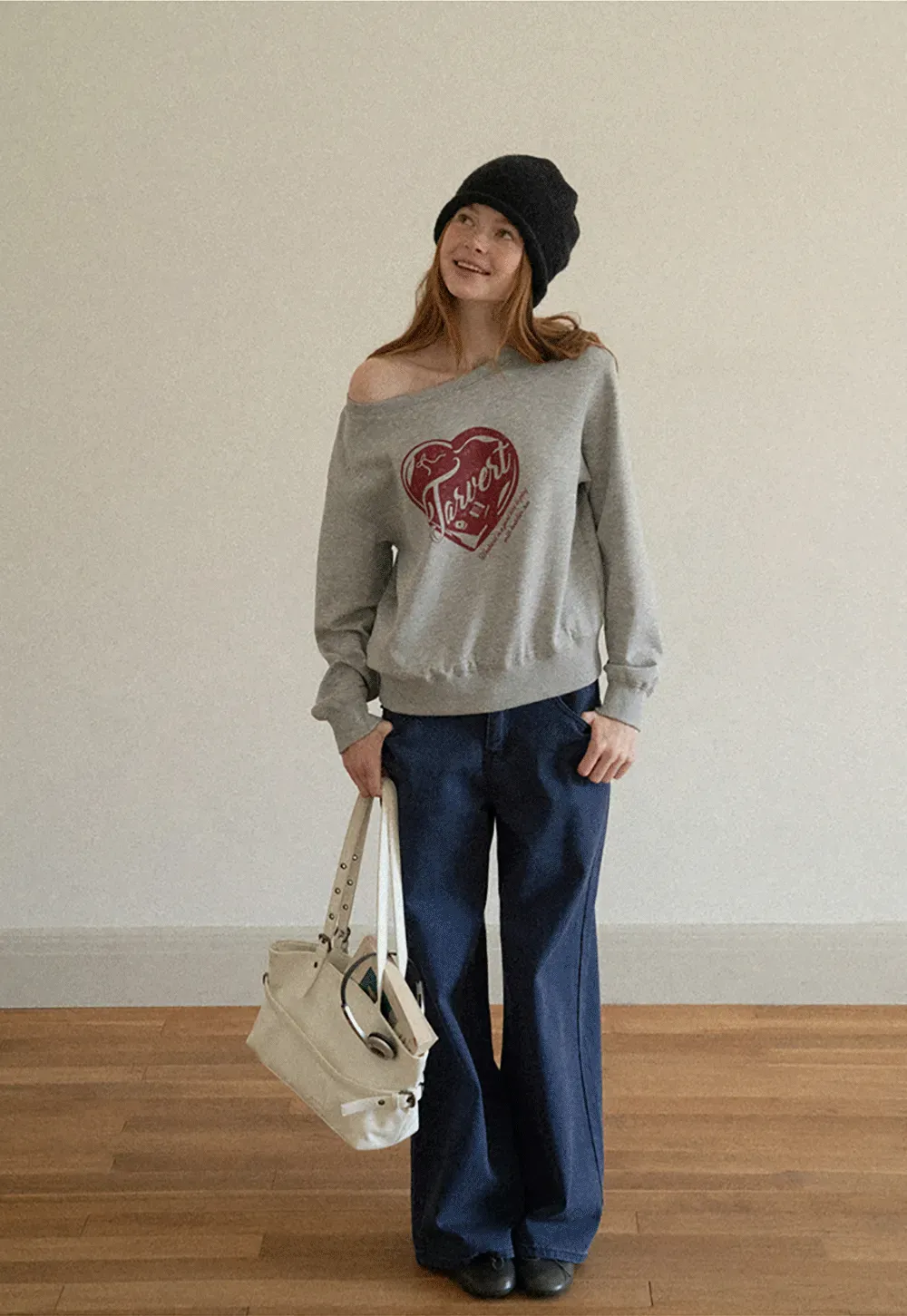 Off Shoulder Sweatshirt with Heart Graphic Print