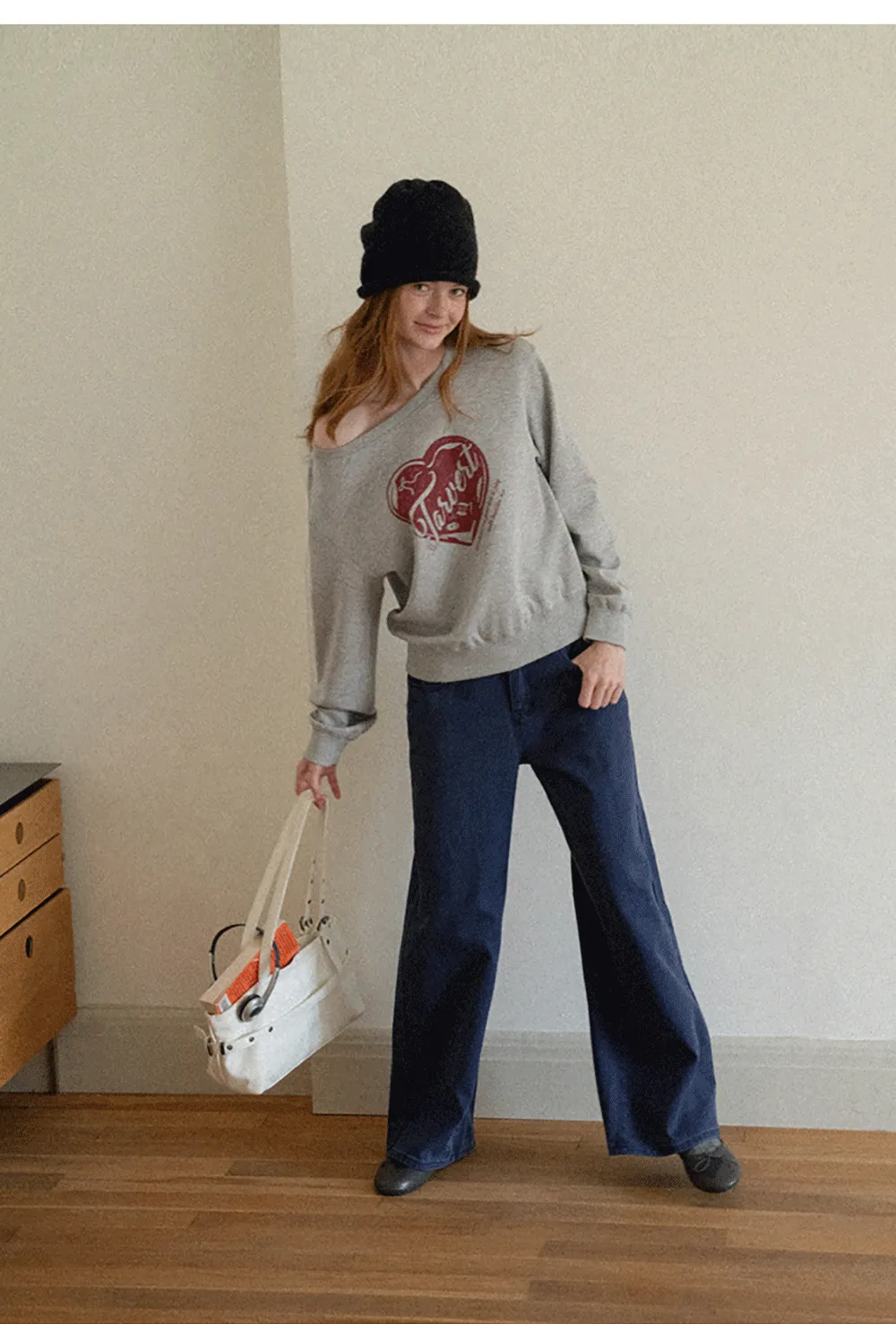 Off Shoulder Sweatshirt with Heart Graphic Print