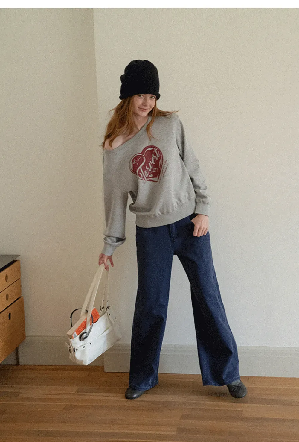 Off Shoulder Sweatshirt with Heart Graphic Print