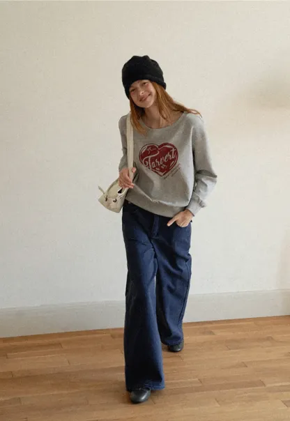 Off Shoulder Sweatshirt with Heart Graphic Print
