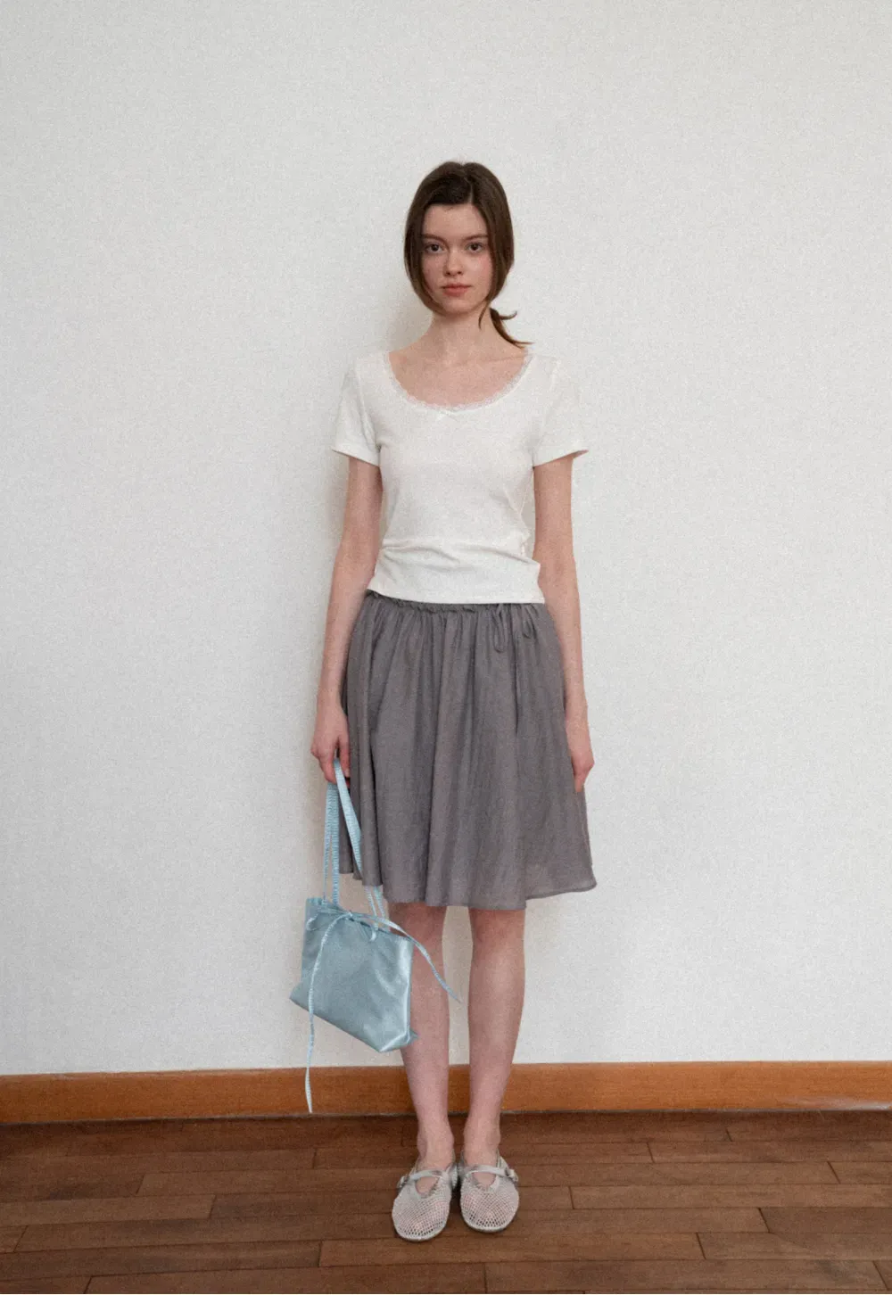 Short sleeve T-shirt with lace trim neckline