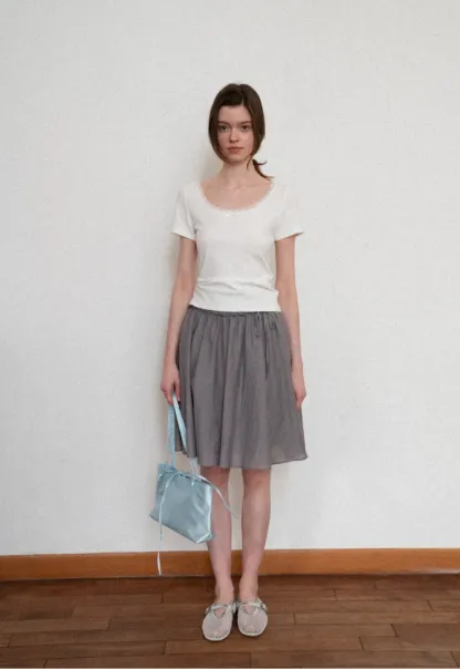 Short sleeve T-shirt with lace trim neckline