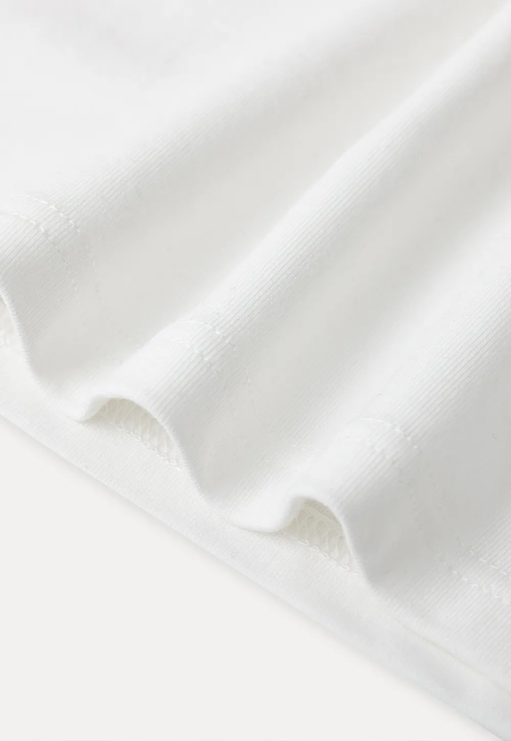 Short sleeve T-shirt with lace trim neckline