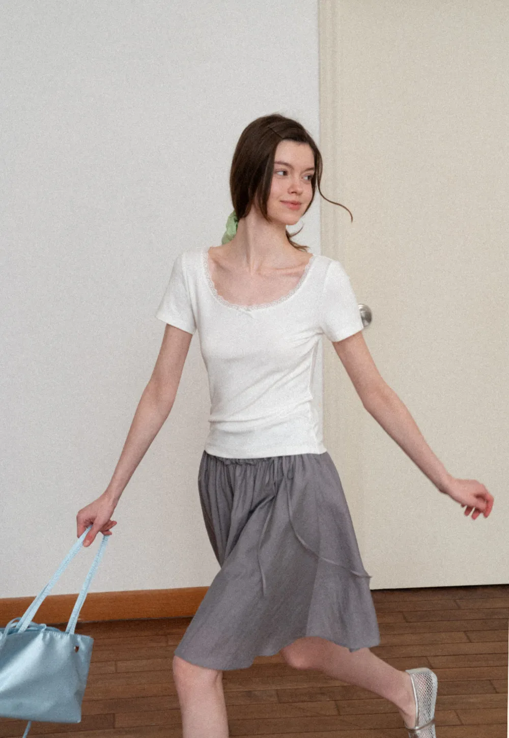 Short sleeve T-shirt with lace trim neckline