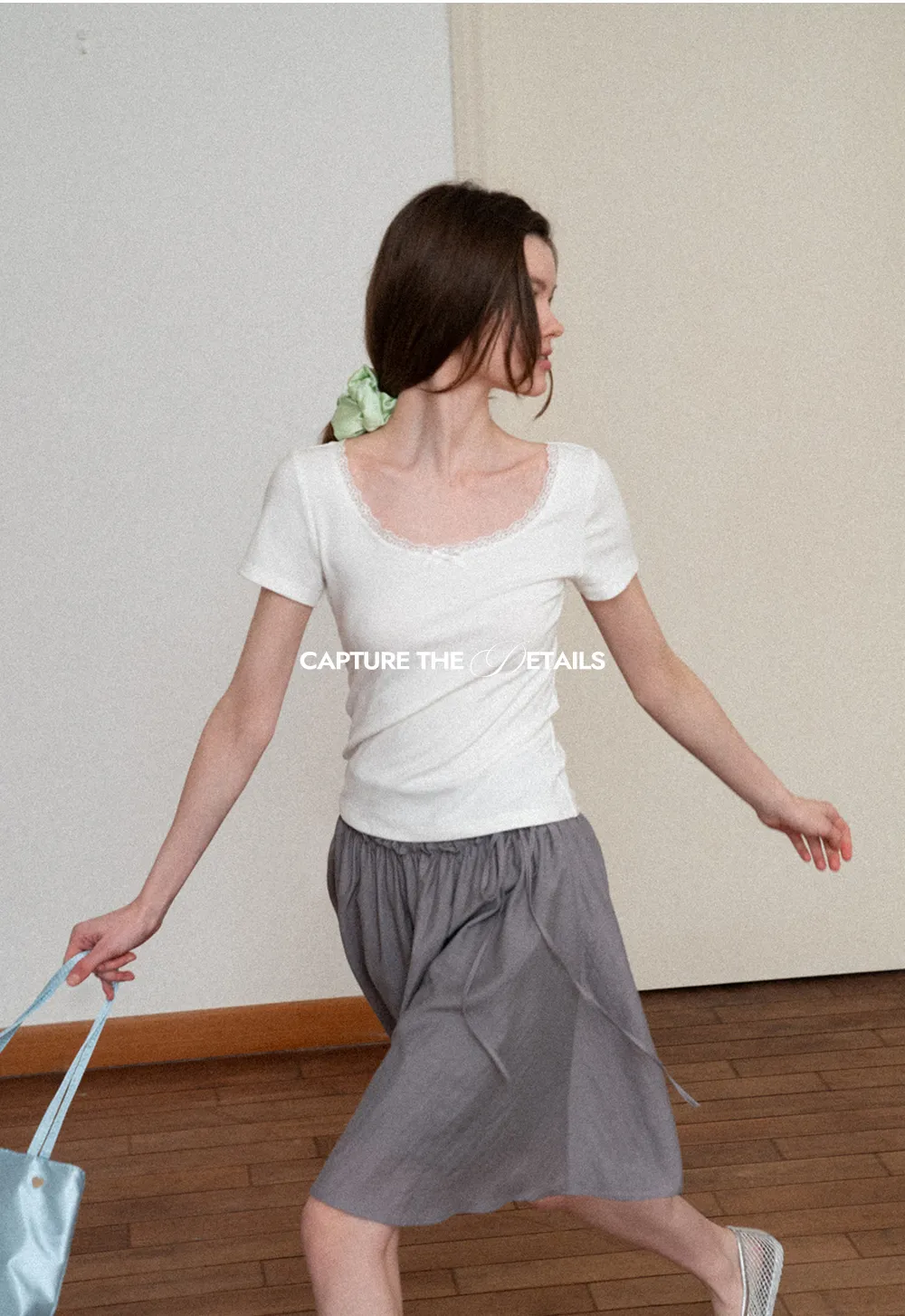 Short sleeve T-shirt with lace trim neckline