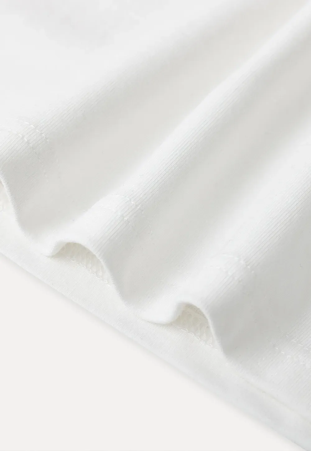 Short sleeve T-shirt with lace trim neckline