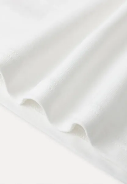 Short sleeve T-shirt with lace trim neckline