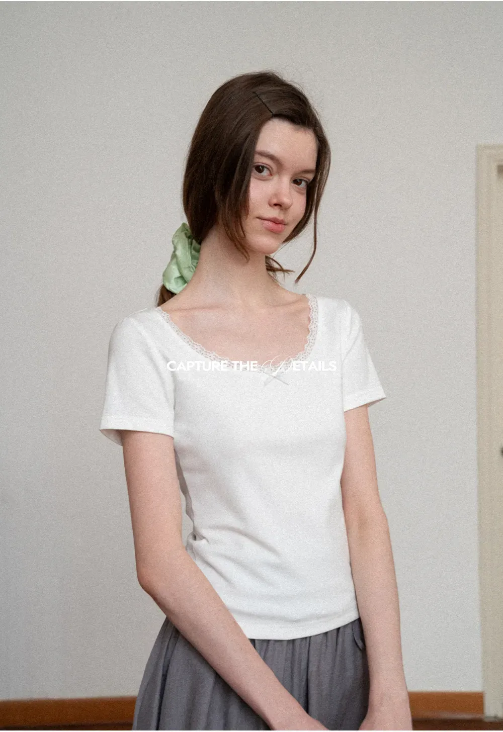 Short sleeve T-shirt with lace trim neckline