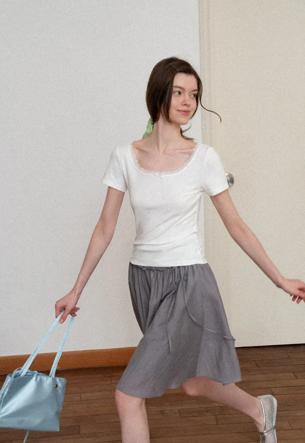 Short sleeve T-shirt with lace trim neckline