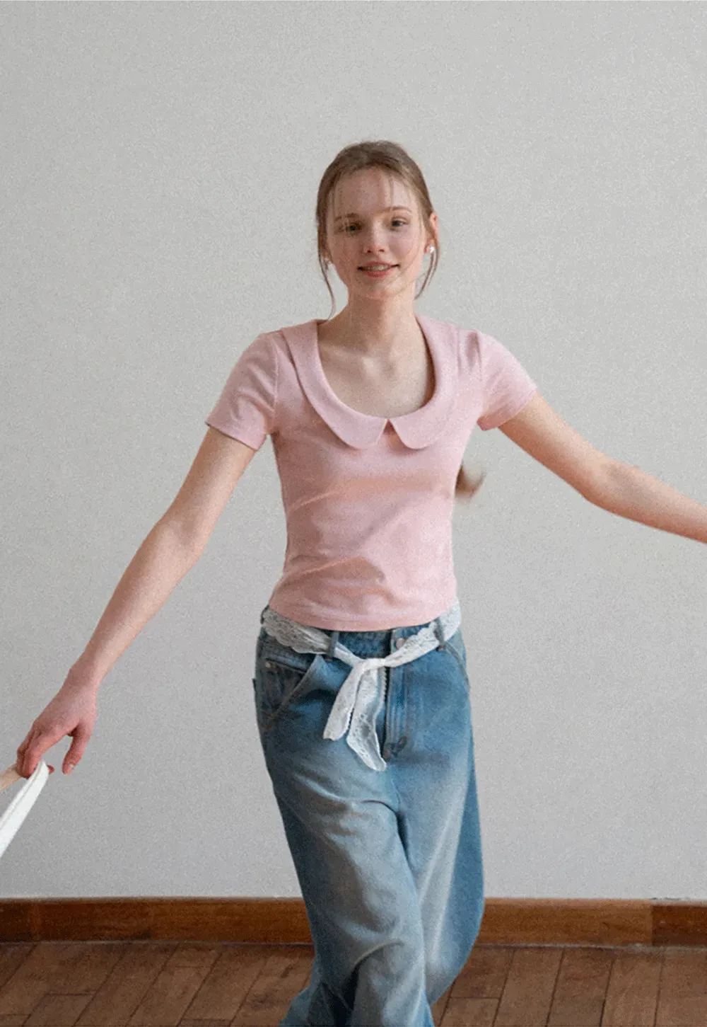 Short sleeve T-shirt with Peter Pan collar