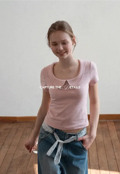 Short sleeve T-shirt with Peter Pan collar