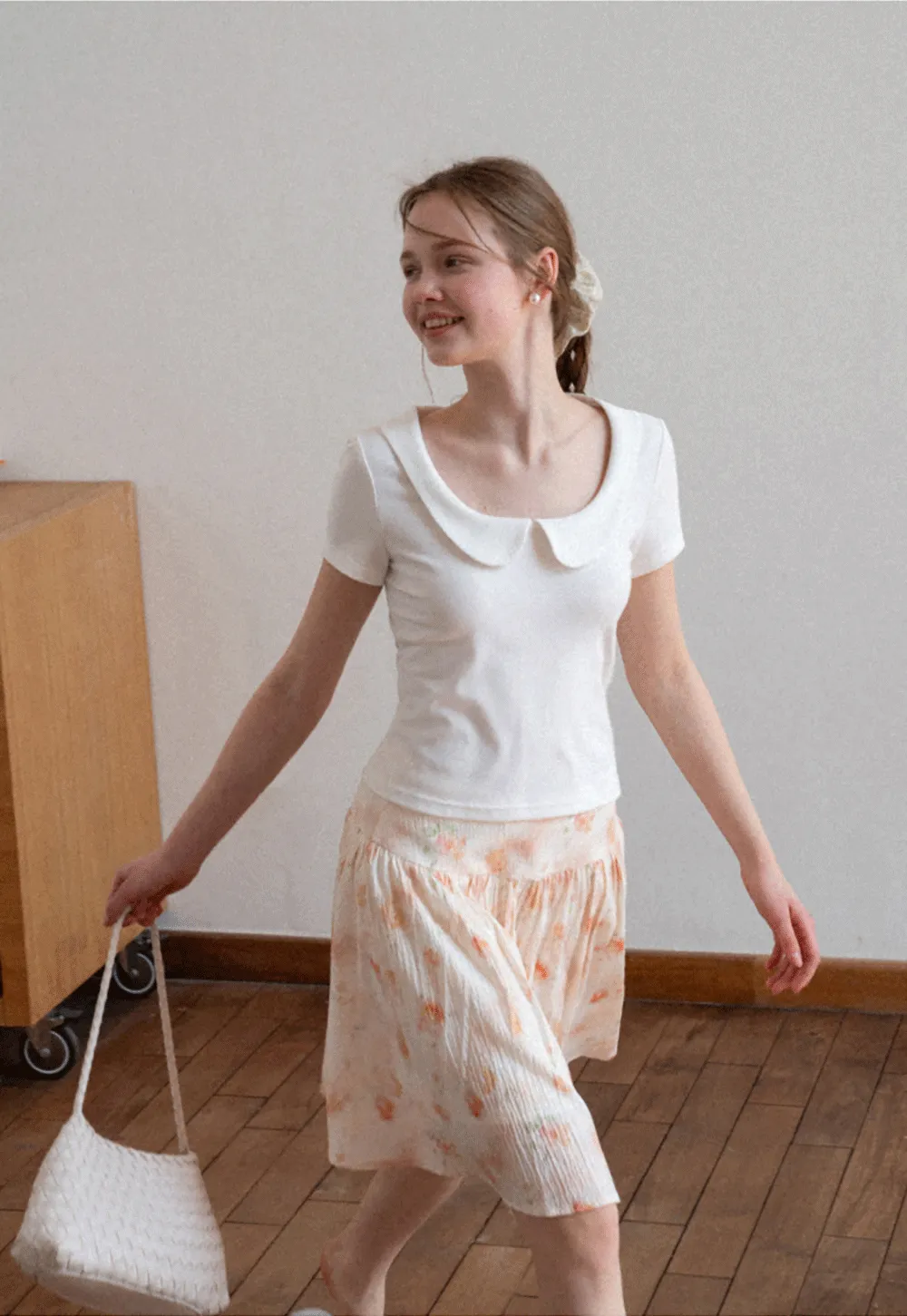 Short sleeve T-shirt with Peter Pan collar