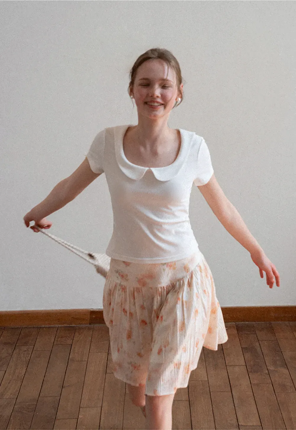 Short sleeve T-shirt with Peter Pan collar