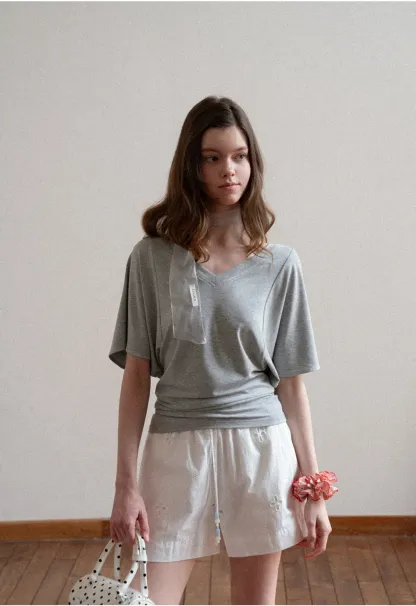 V neck short sleeve relaxed fit t shirt