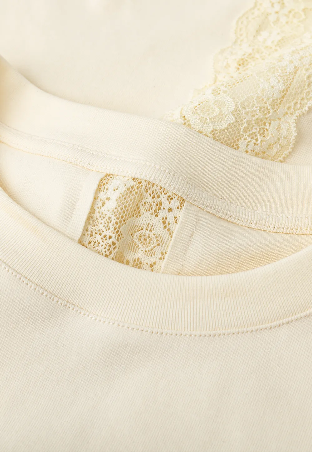 Short sleeve tshirt with lace back detail