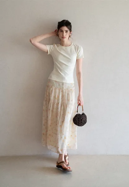 Short sleeve tshirt with lace back detail