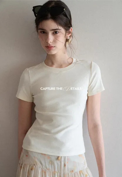 Short sleeve tshirt with lace back detail