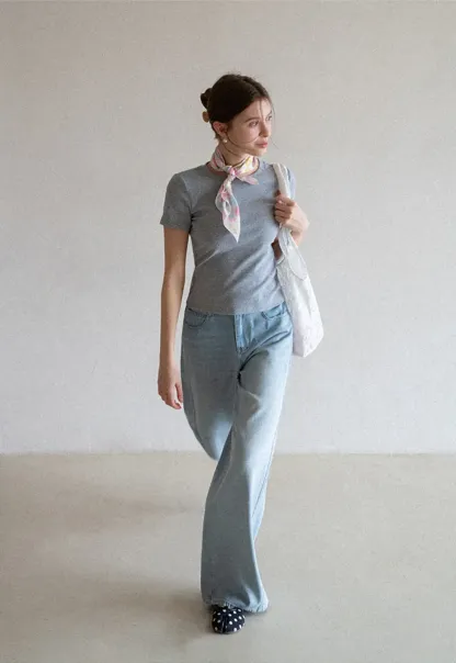 Short sleeve tshirt with lace back detail