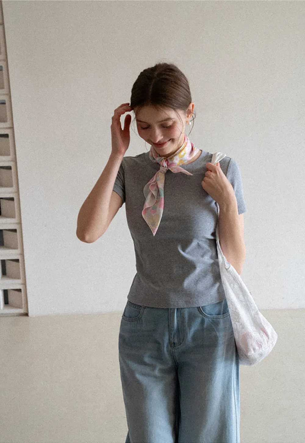 Short sleeve tshirt with lace back detail