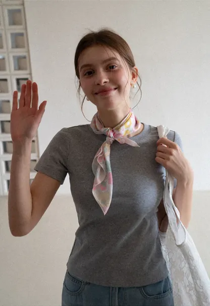 Short sleeve tshirt with lace back detail