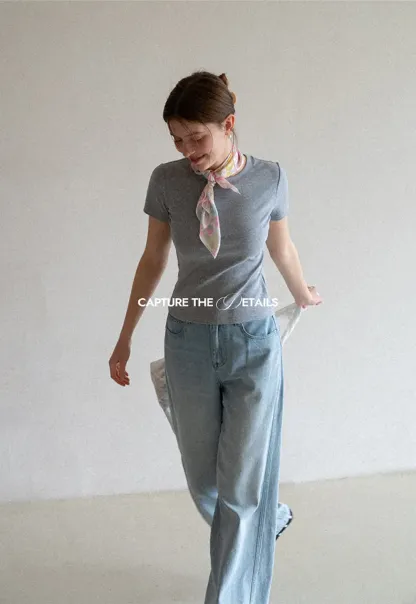 Short sleeve tshirt with lace back detail