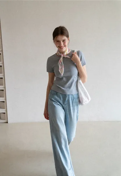 Short sleeve tshirt with lace back detail