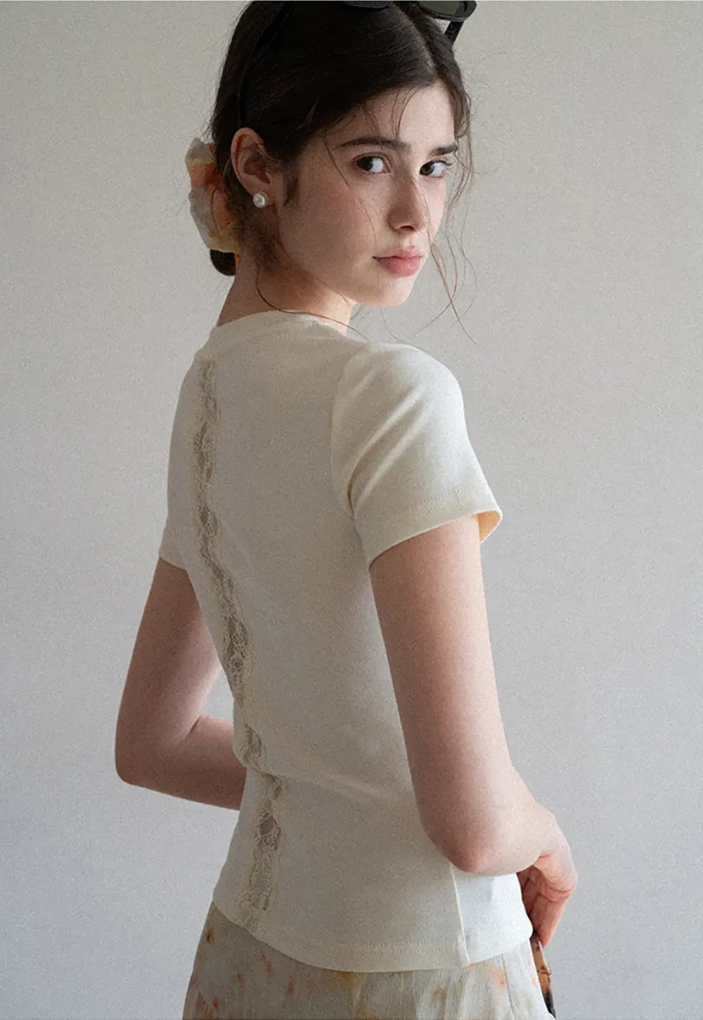 Short sleeve tshirt with lace back detail