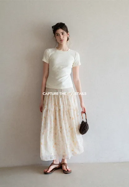 Short sleeve tshirt with lace back detail