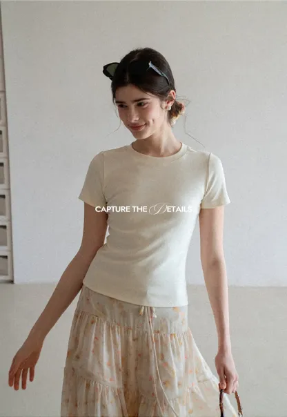 Short sleeve tshirt with lace back detail